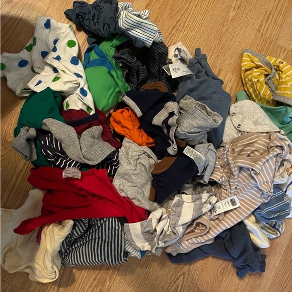 35 Assorted Boy Onesies 12-18 Months - Picture 4 of 5